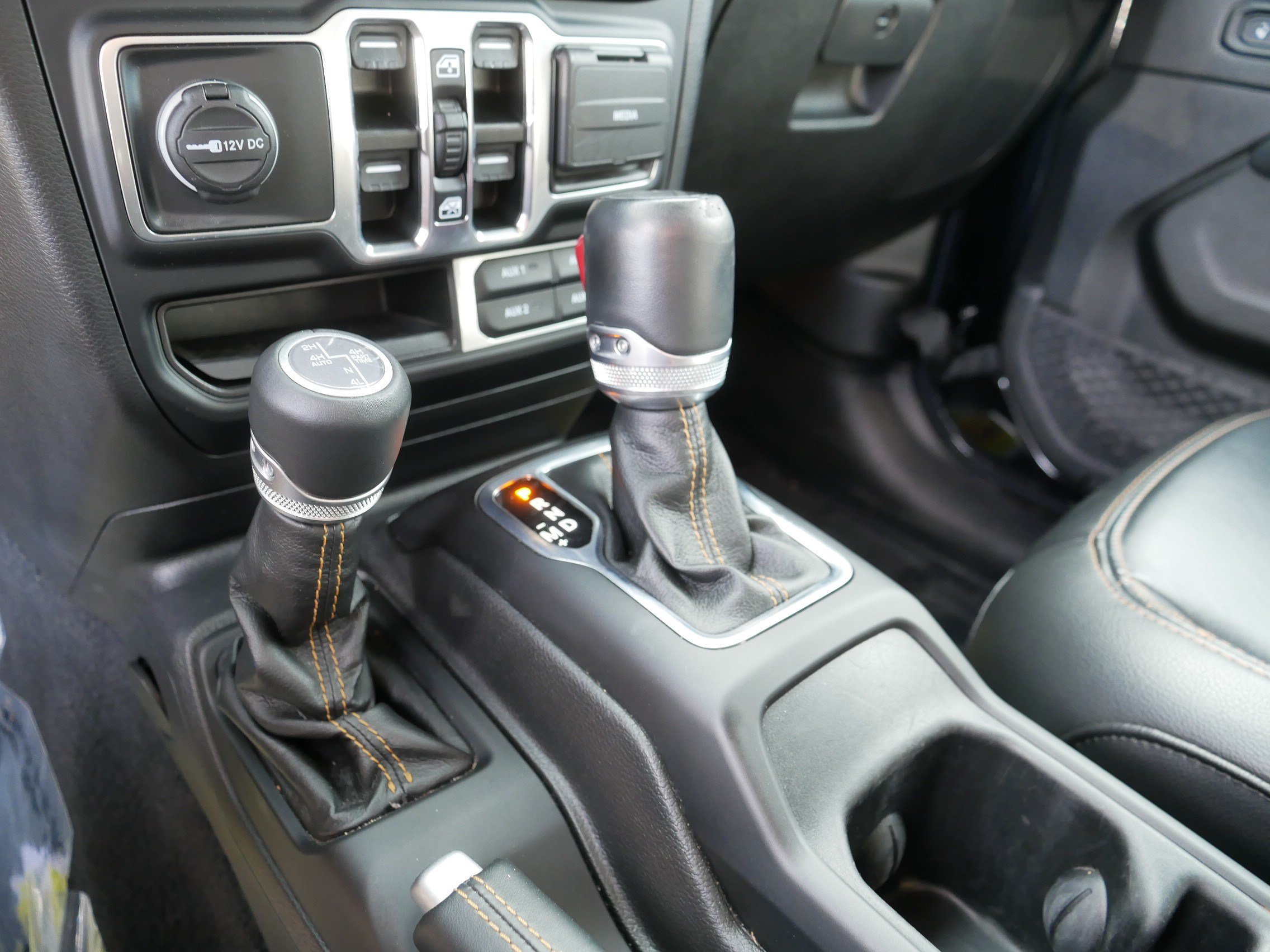Used 2022 Jeep Wrangler Unlimited Sahara AWD/4WD image 24