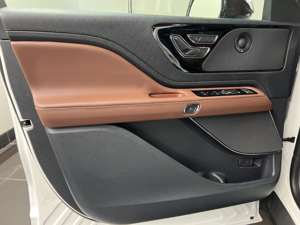 Used 2026 Lincoln Aviator Reserve w/ Illumination Package image 30