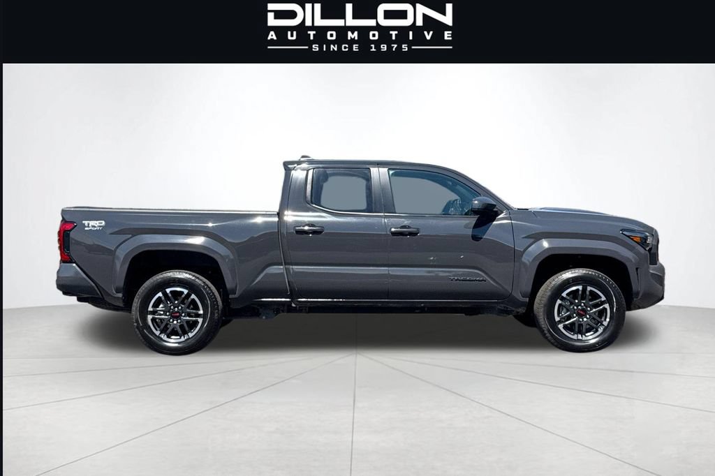 Used 2025 Toyota Tacoma TRD Sport AWD/4WD image 3