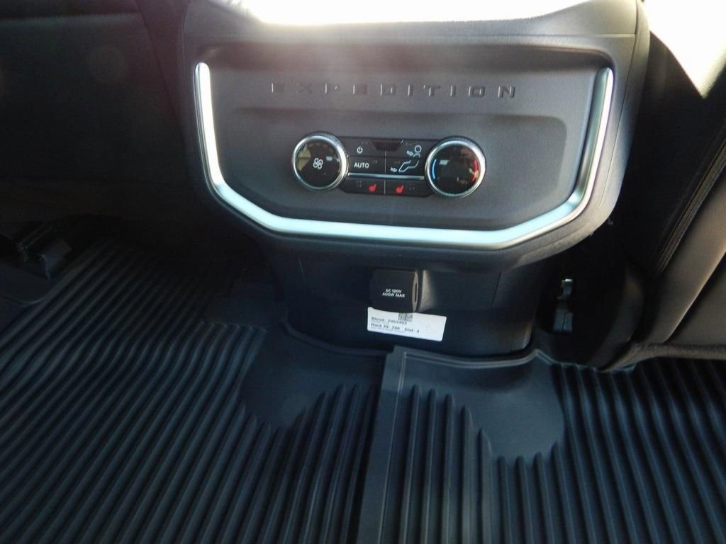 New 2025 Ford Expedition Max Platinum w/ Stealth Performance Package image 18