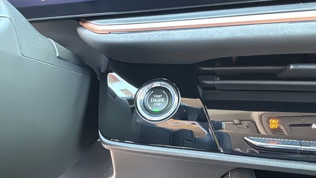 Used 2025 Buick Envision Sport Touring AWD/4WD image 28