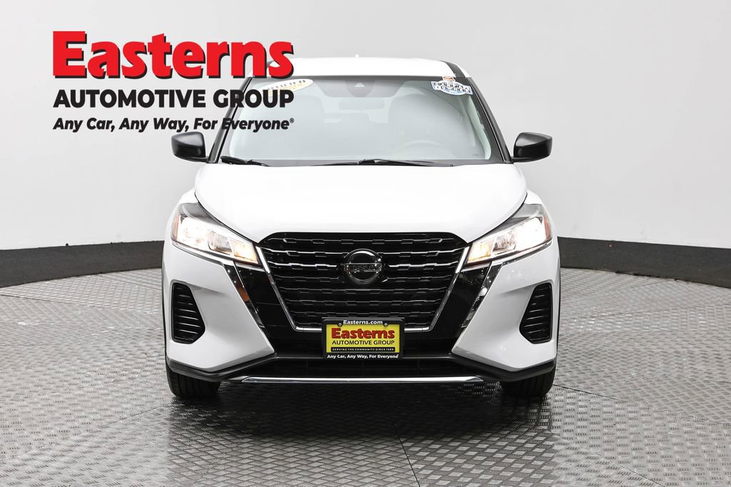 Used 2021 Nissan Kicks S image 2