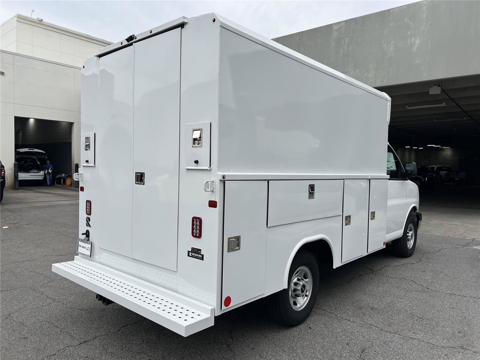 New 2025 GMC Savana 3500 w/ Power Convenience Package RWD image 7