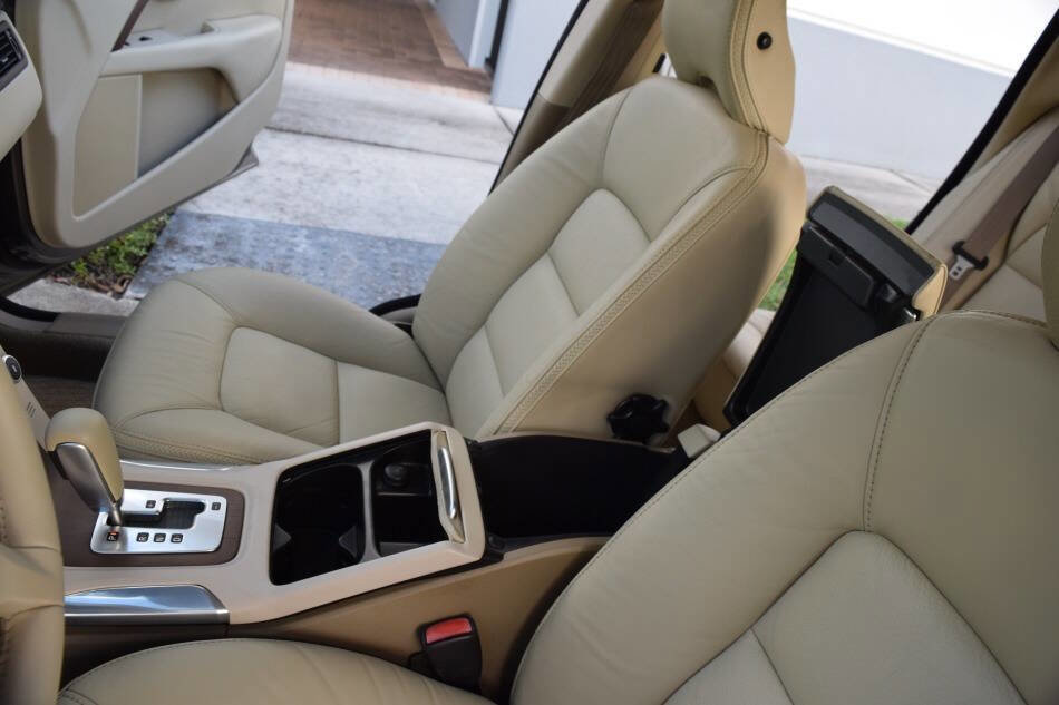 Used 2011 Volvo XC70 3.2 w/ Premium Pkg image 56