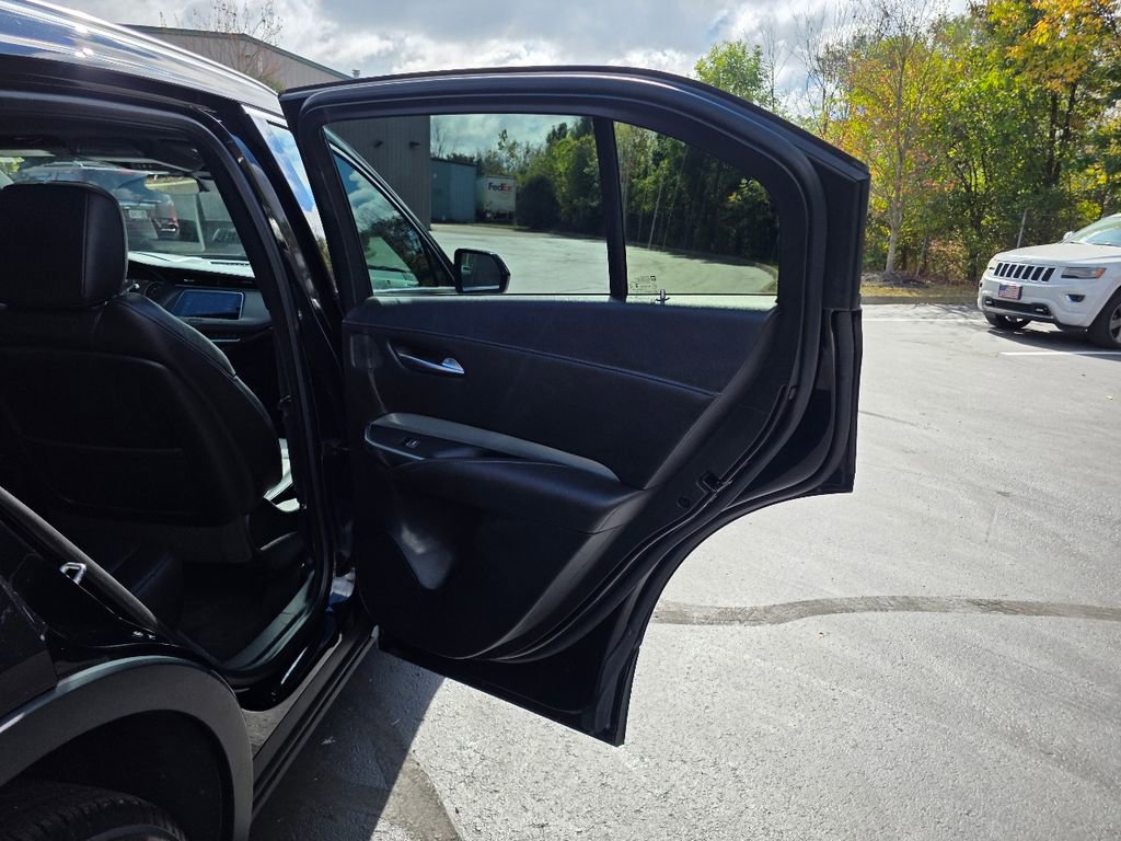 Used 2019 Cadillac XT4 Premium Luxury image 41