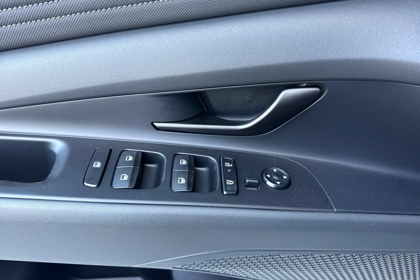 New 2026 Hyundai Elantra Sport FWD image 11