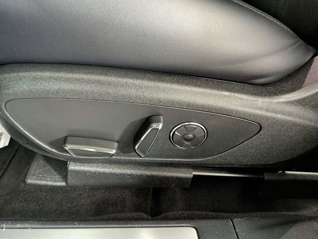 Used 2019 Lincoln MKZ Reserve image 17