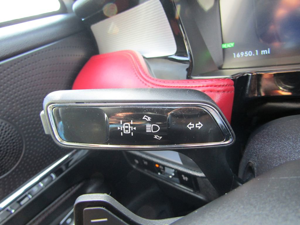 Used 2025 Lincoln Corsair Grand Touring w/ Equipment Group 301A AWD/4WD image 32
