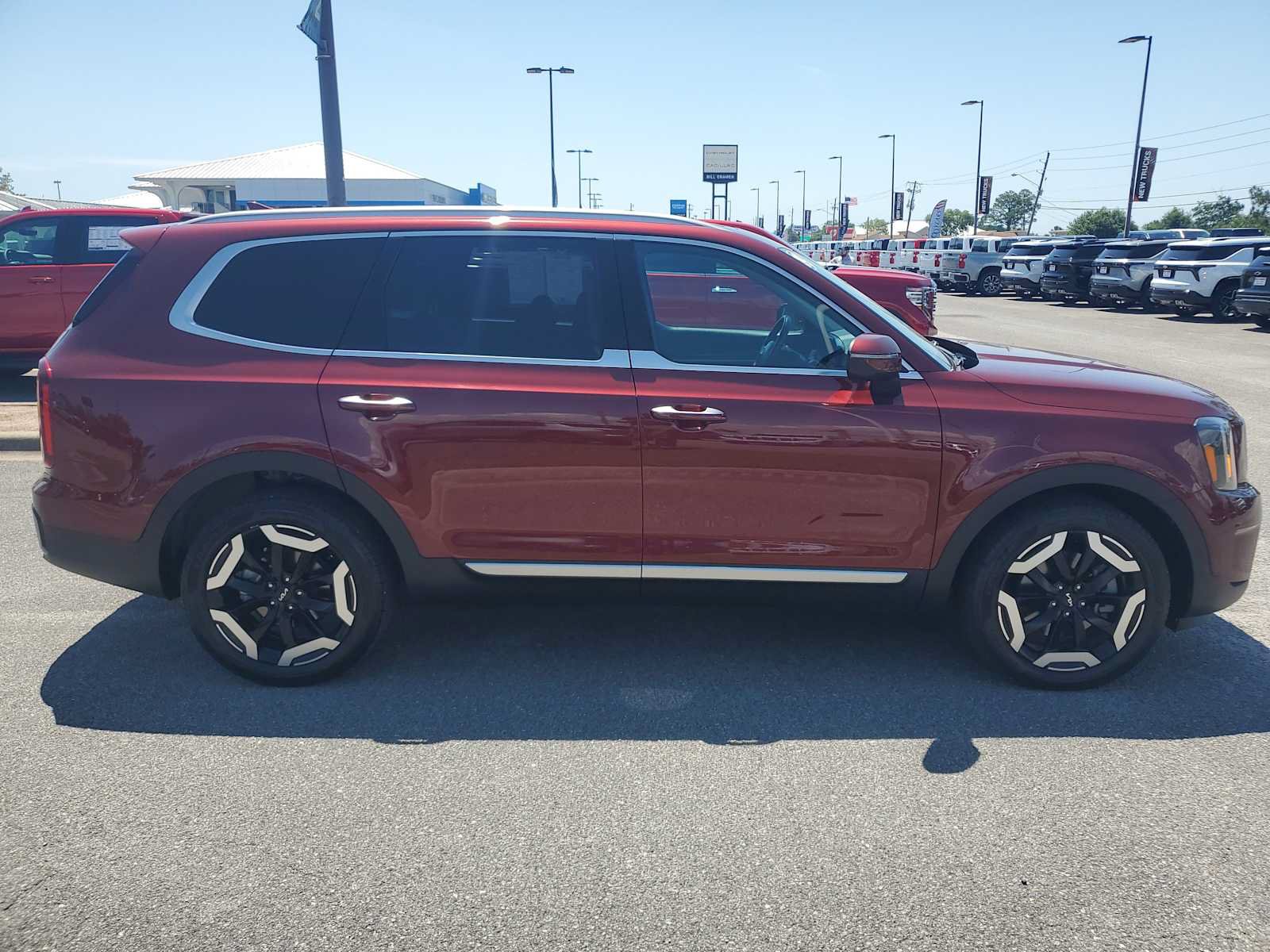Used 2024 Kia Telluride S w/ S Sunroof Package FWD image 8