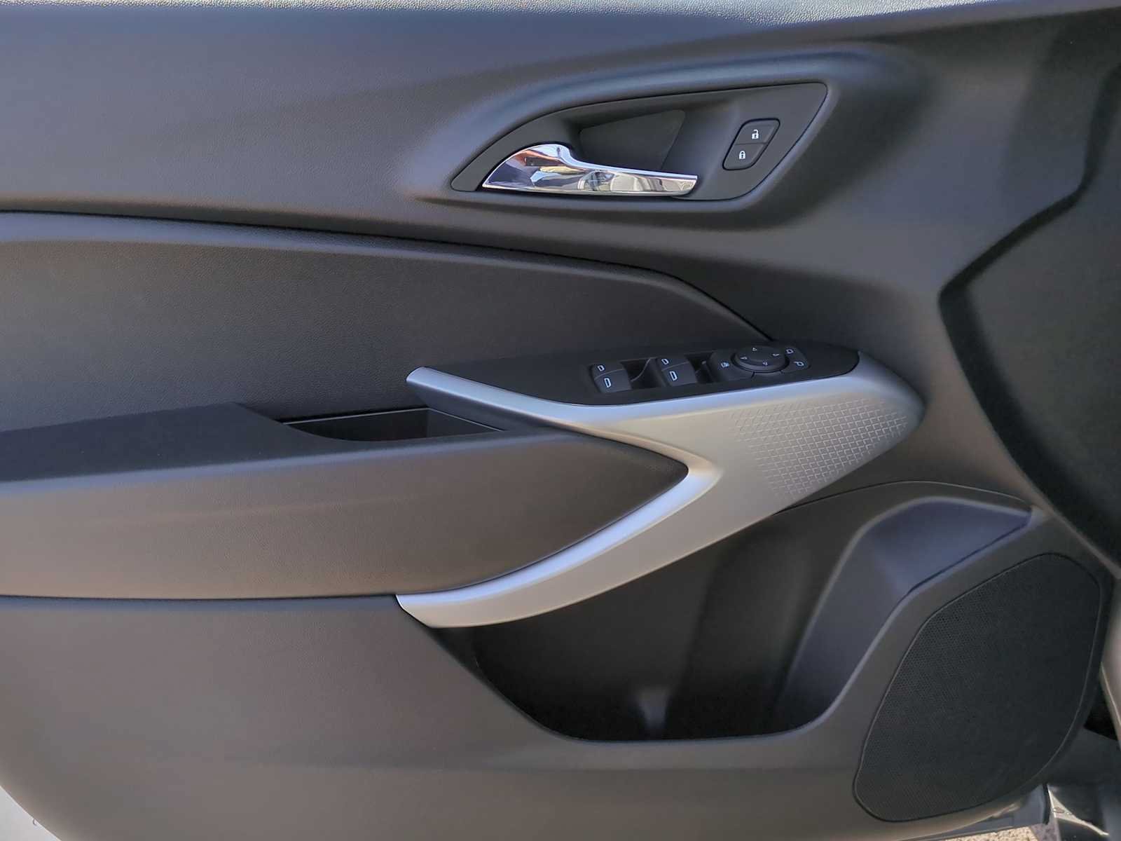 New 2026 Chevrolet Trax LS FWD image 10