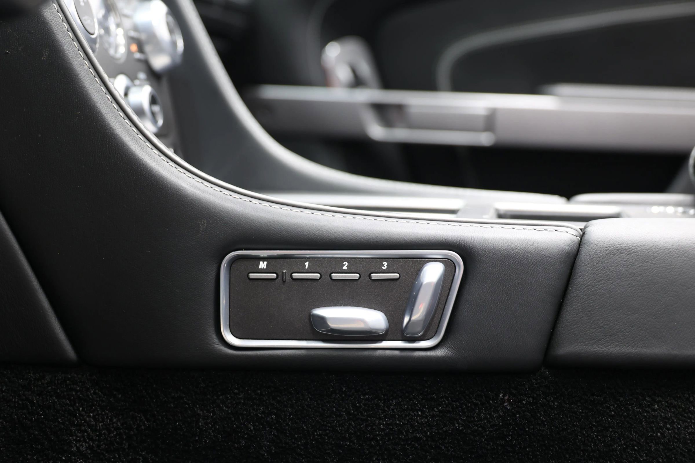 Used 2012 Aston Martin Virage Volante image 38