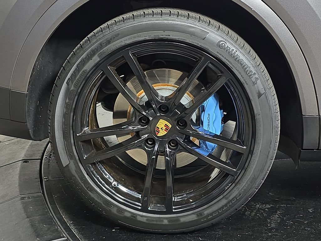 Used 2022 Porsche Cayenne Platinum Edition AWD/4WD image 29