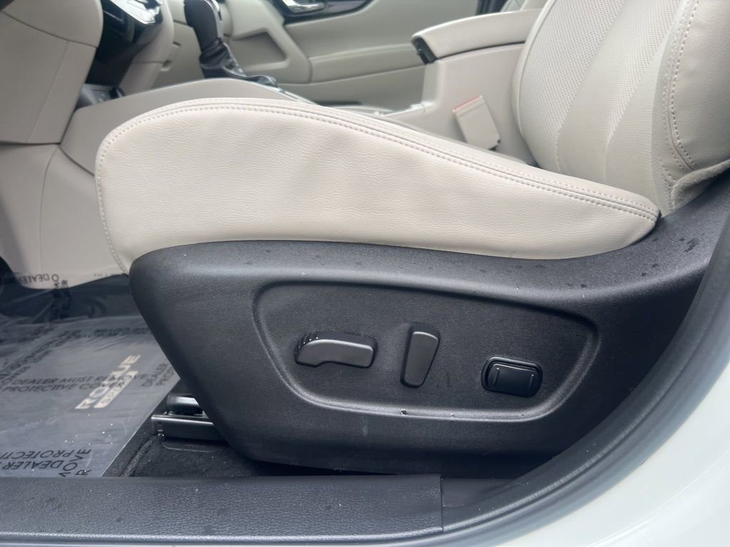 Used 2022 Nissan Rogue Sport SL w/ Premium Package AWD/4WD image 17