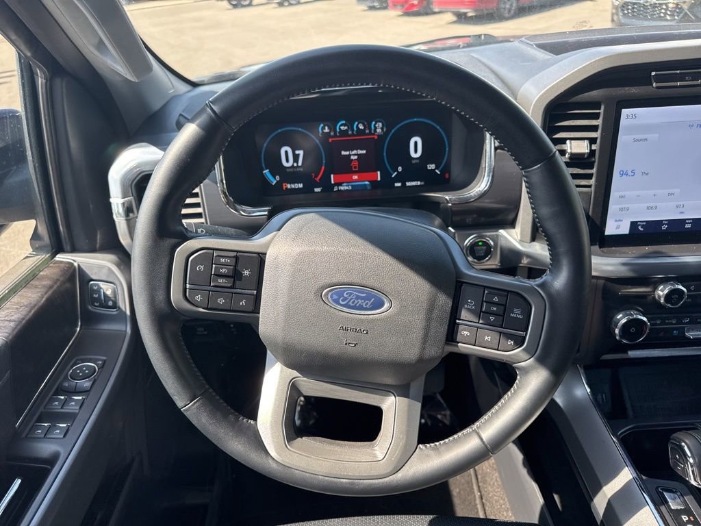 Used 2022 Ford F150 Lariat w/ Trailer Tow Package image 14