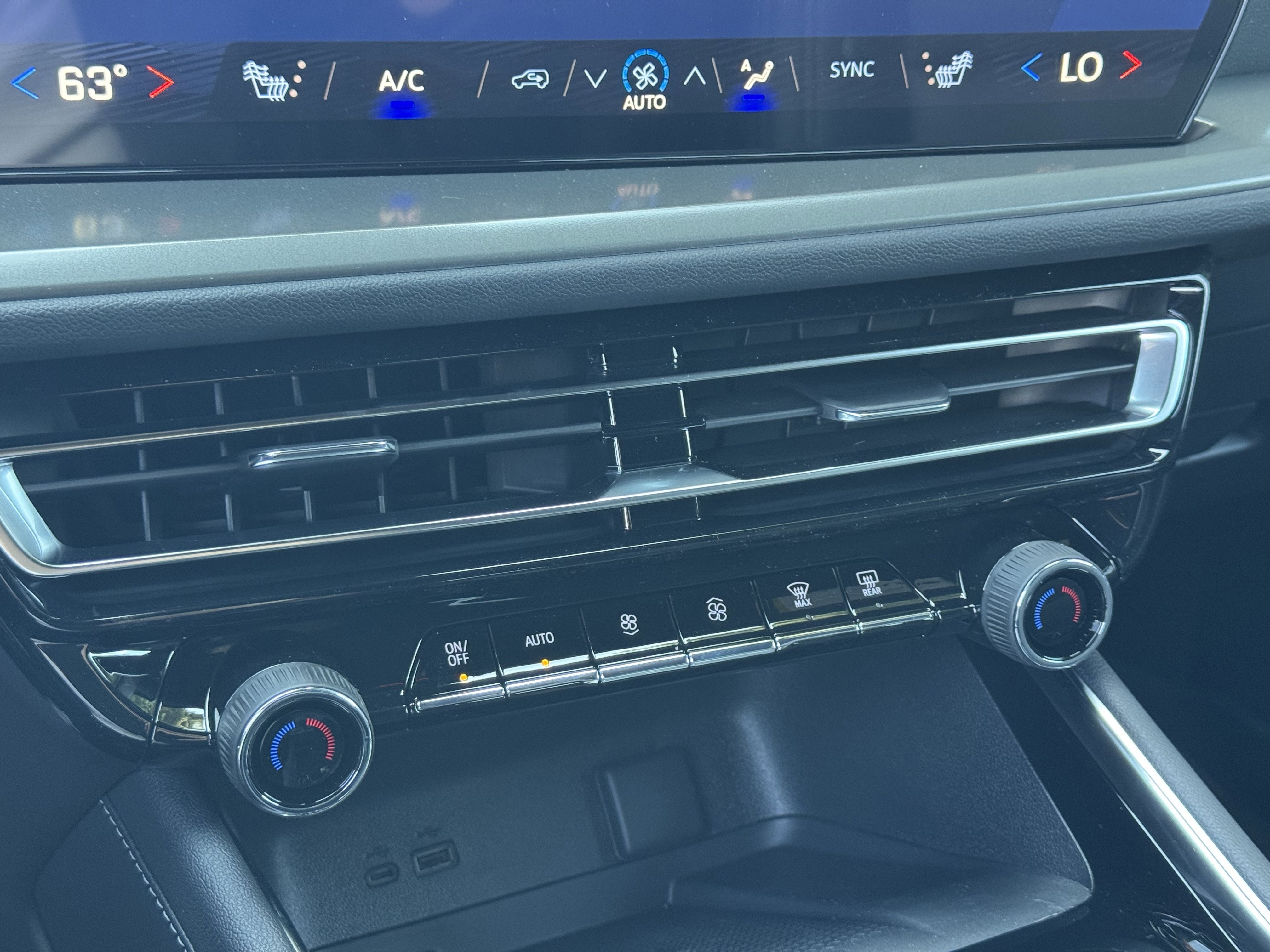 New 2026 Chevrolet Traverse LT w/ Midnight/Sport Edition image 27