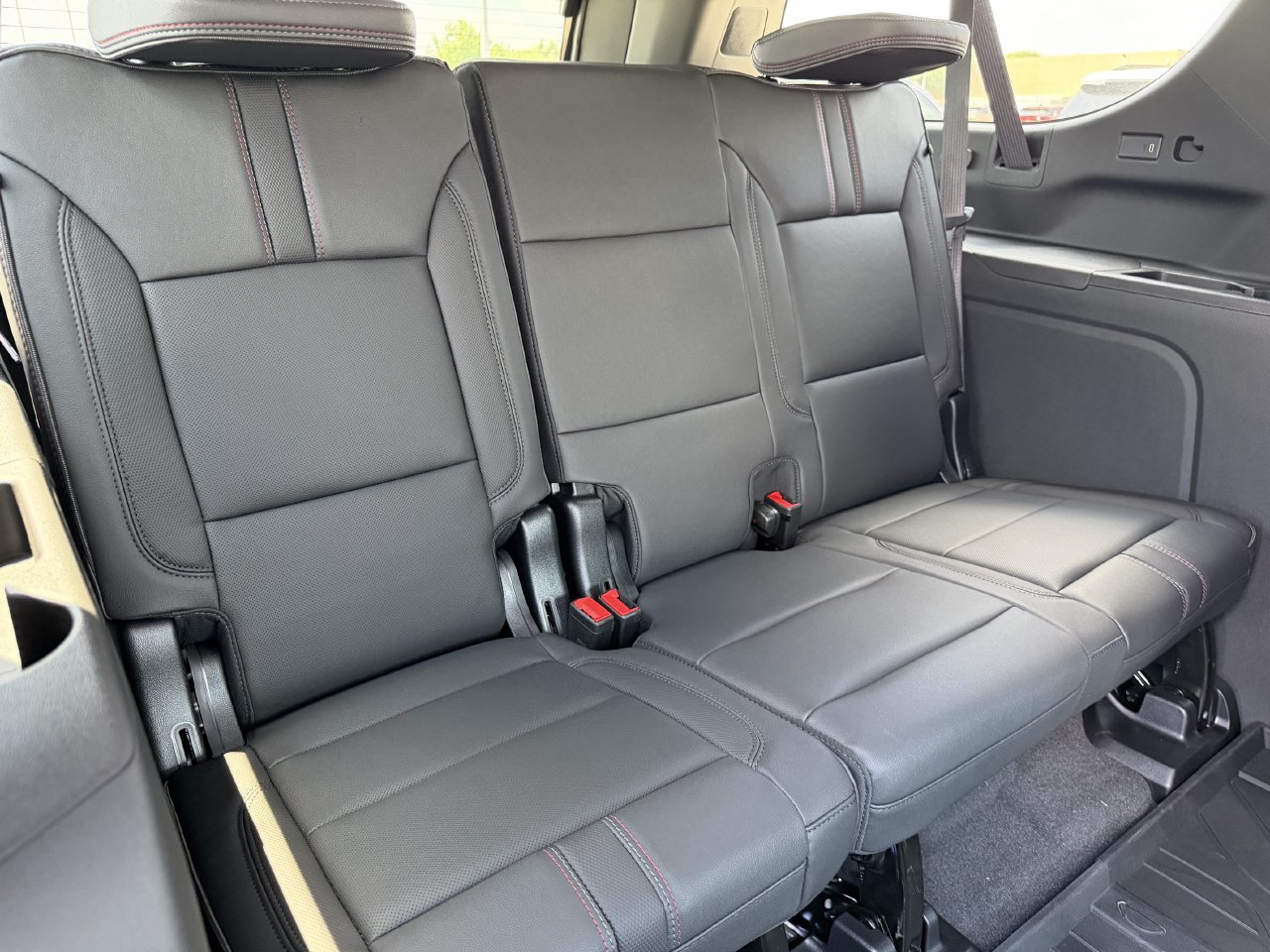New 2026 Chevrolet Suburban RST w/ RST Capability Package AWD/4WD image 28