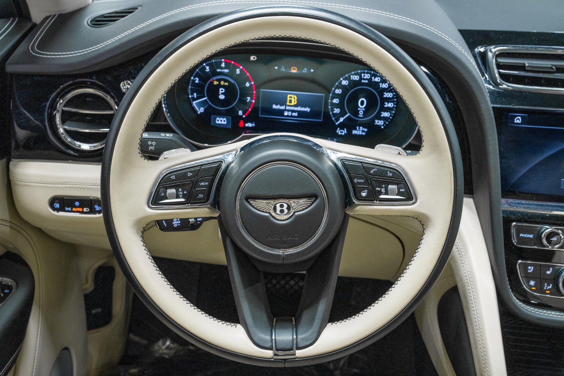 Used 2024 Bentley Bentayga Extended Wheelbase image 14