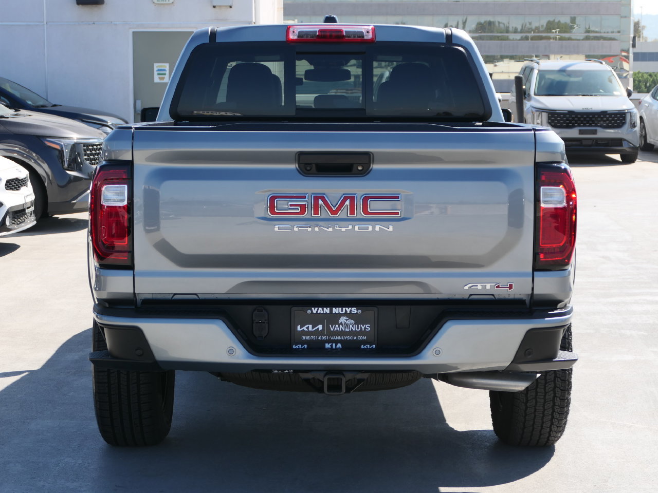 Used 2025 GMC Canyon AT4 w/ AT4 Premium Package AWD/4WD image 5