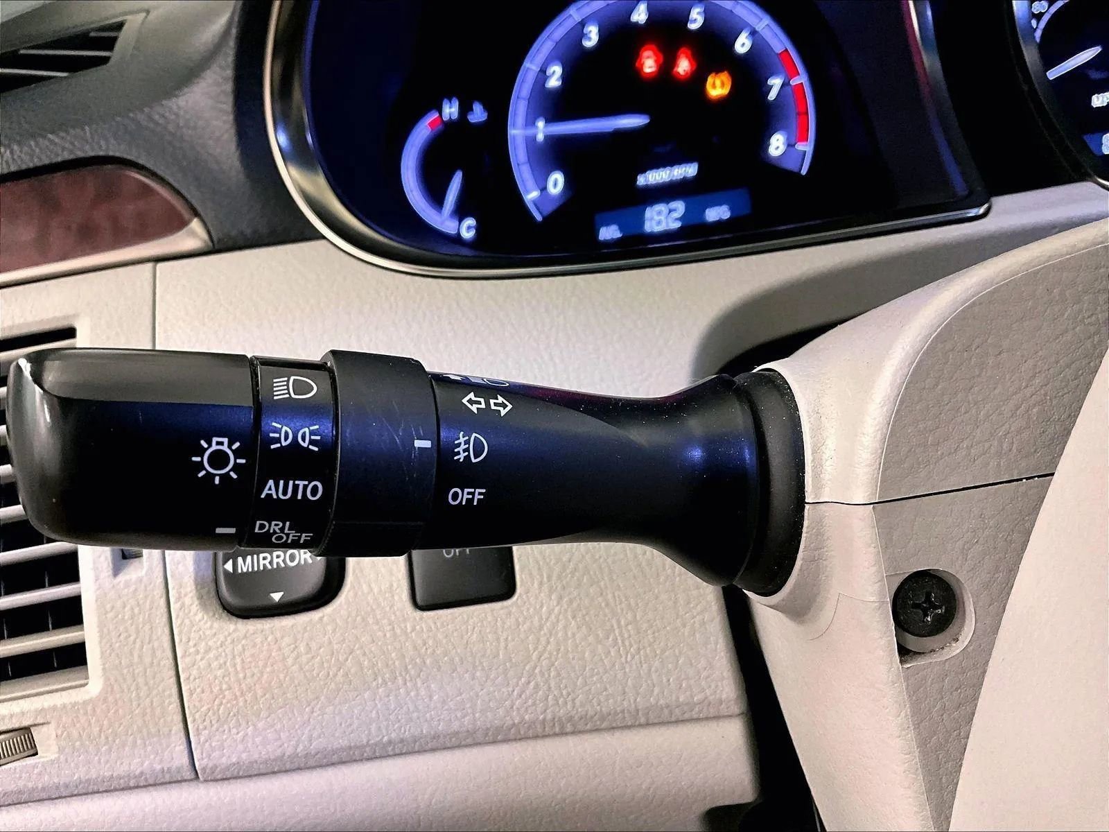 Used 2012 Toyota Avalon FWD image 31