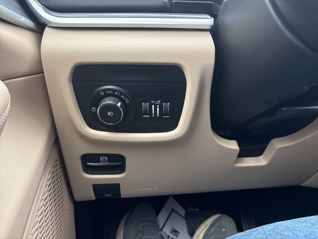 Used 2024 Jeep Grand Cherokee Limited w/ Trailer Tow Package image 18