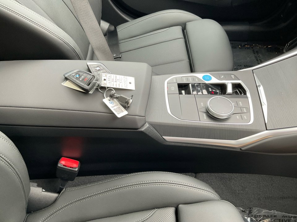 New 2026 BMW i4 xDrive40i w/ Premium Package image 34
