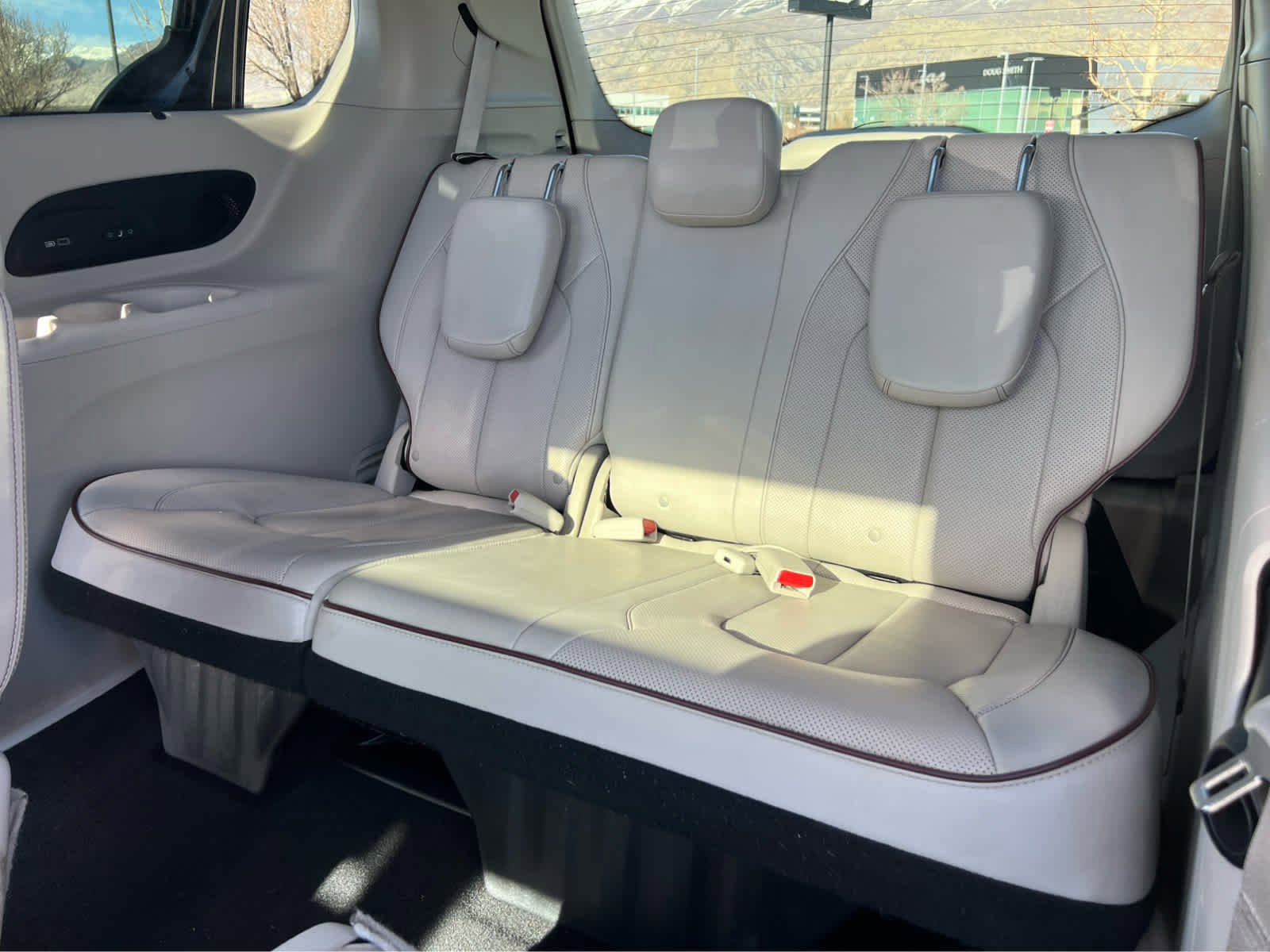 Used 2020 Chrysler Pacifica Limited image 20