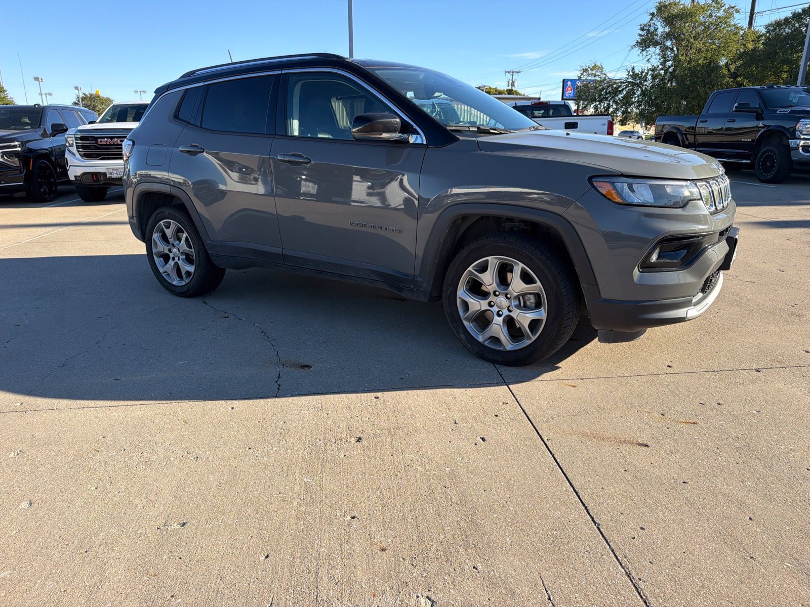 Used 2022 Jeep Compass Limited AWD/4WD image 6