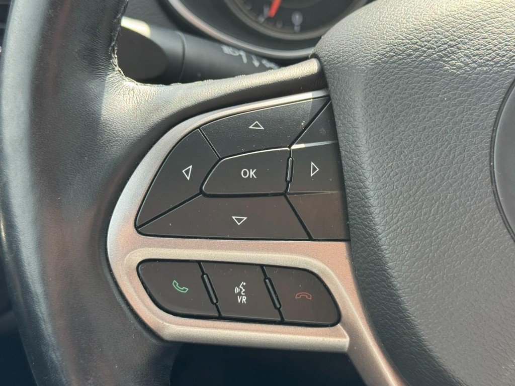 Used 2021 Jeep Cherokee Limited AWD/4WD image 17