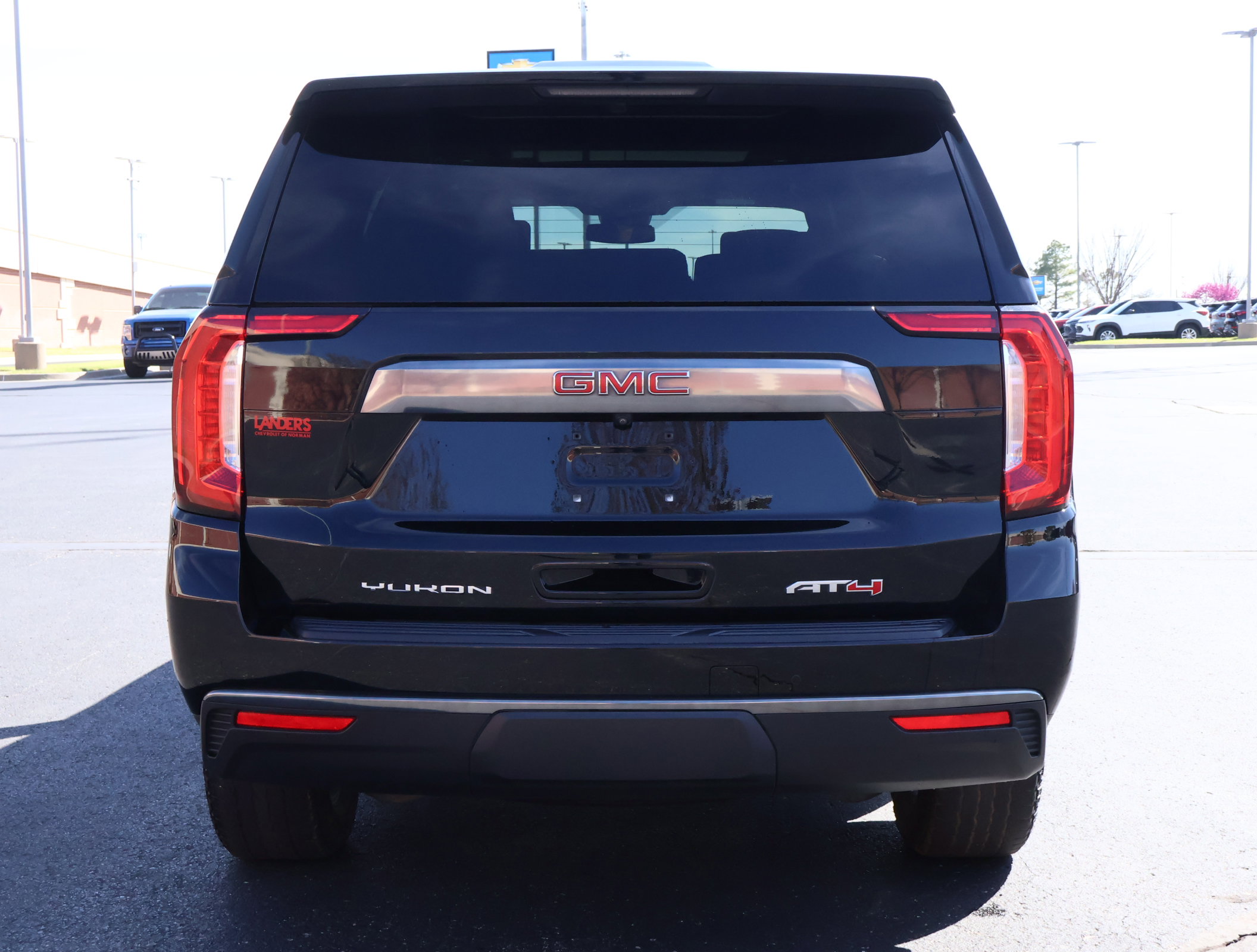 Used 2024 GMC Yukon AT4 w/ Technology Package AWD/4WD image 35