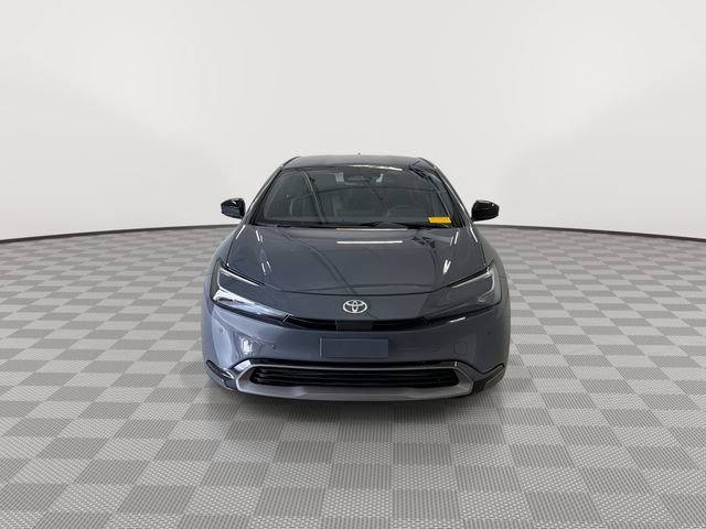 Used 2025 Toyota Prius XLE image 3