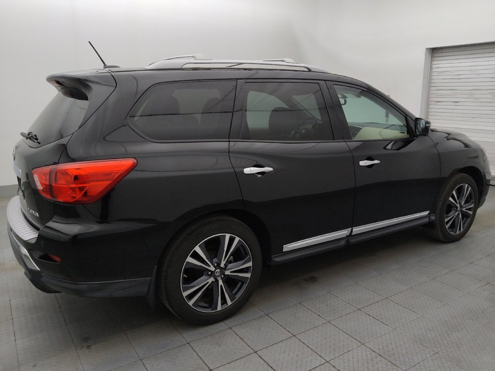 Used 2018 Nissan Pathfinder Platinum image 10