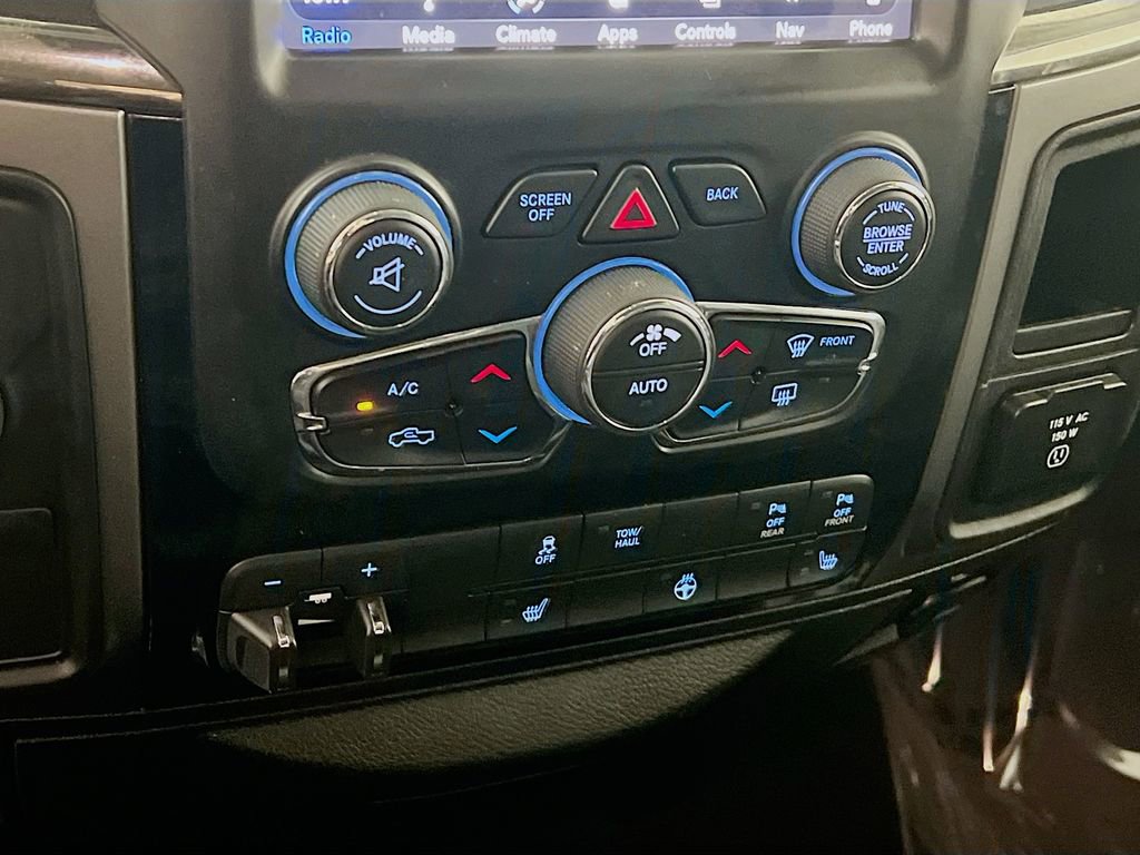 Used 2018 RAM 2500 Big Horn w/ Sport Appearance Group AWD/4WD image 14
