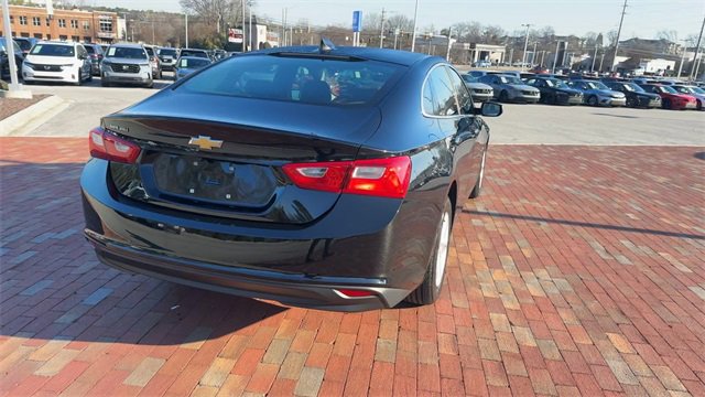 Used 2023 Chevrolet Malibu LS image 2