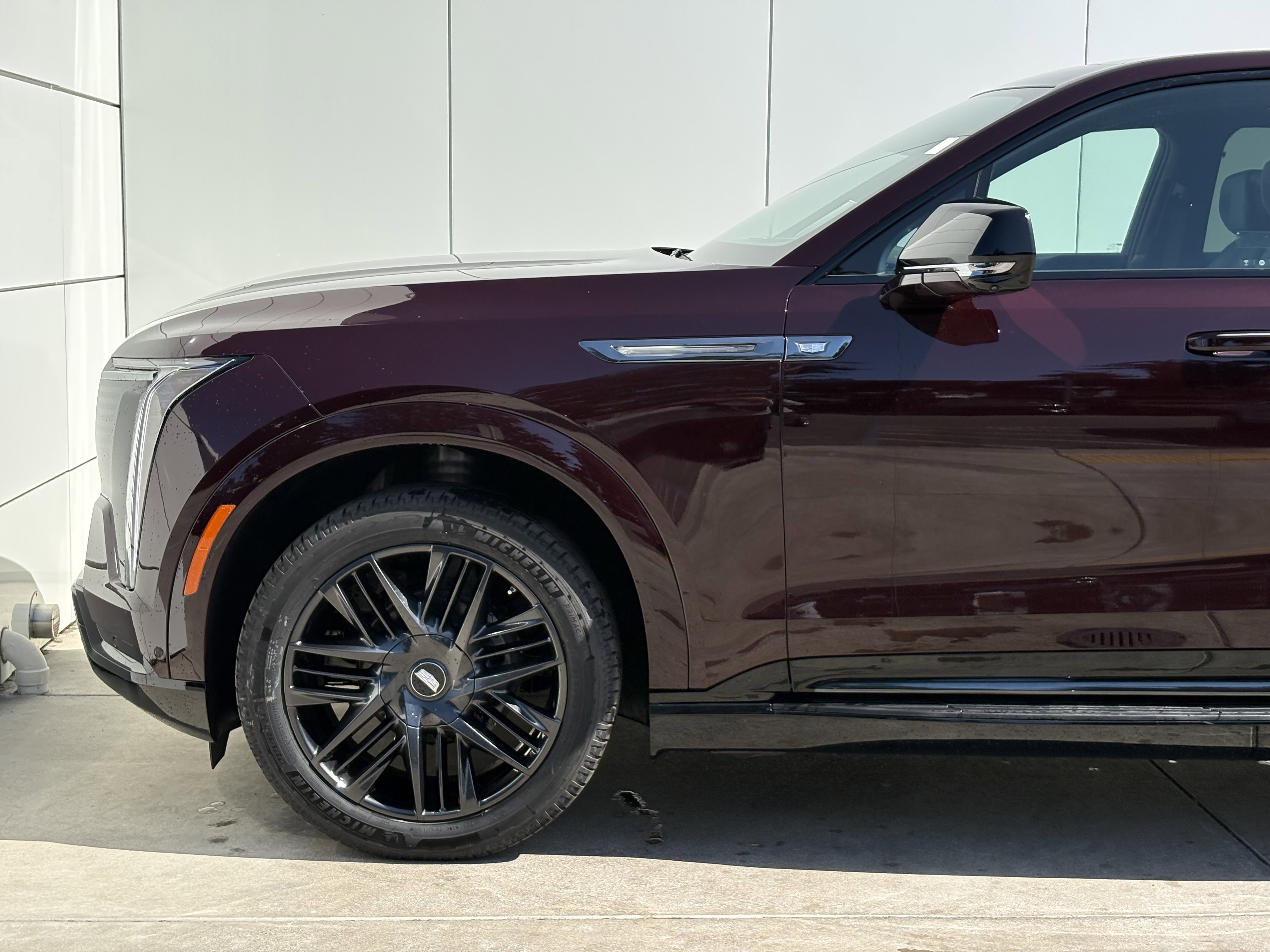 New 2025 Cadillac Escalade IQ Sport 2 w/ LPO, ONYX Package image 4