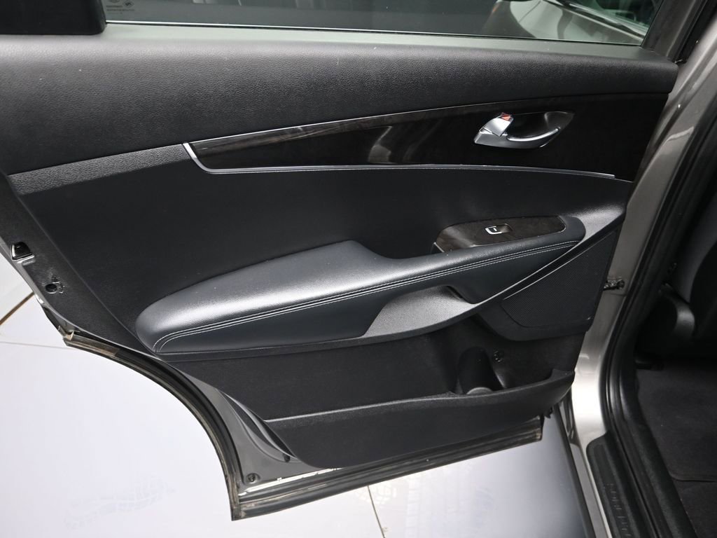 Used 2018 Kia Sorento LX w/ LX V6 Convenience Package image 28