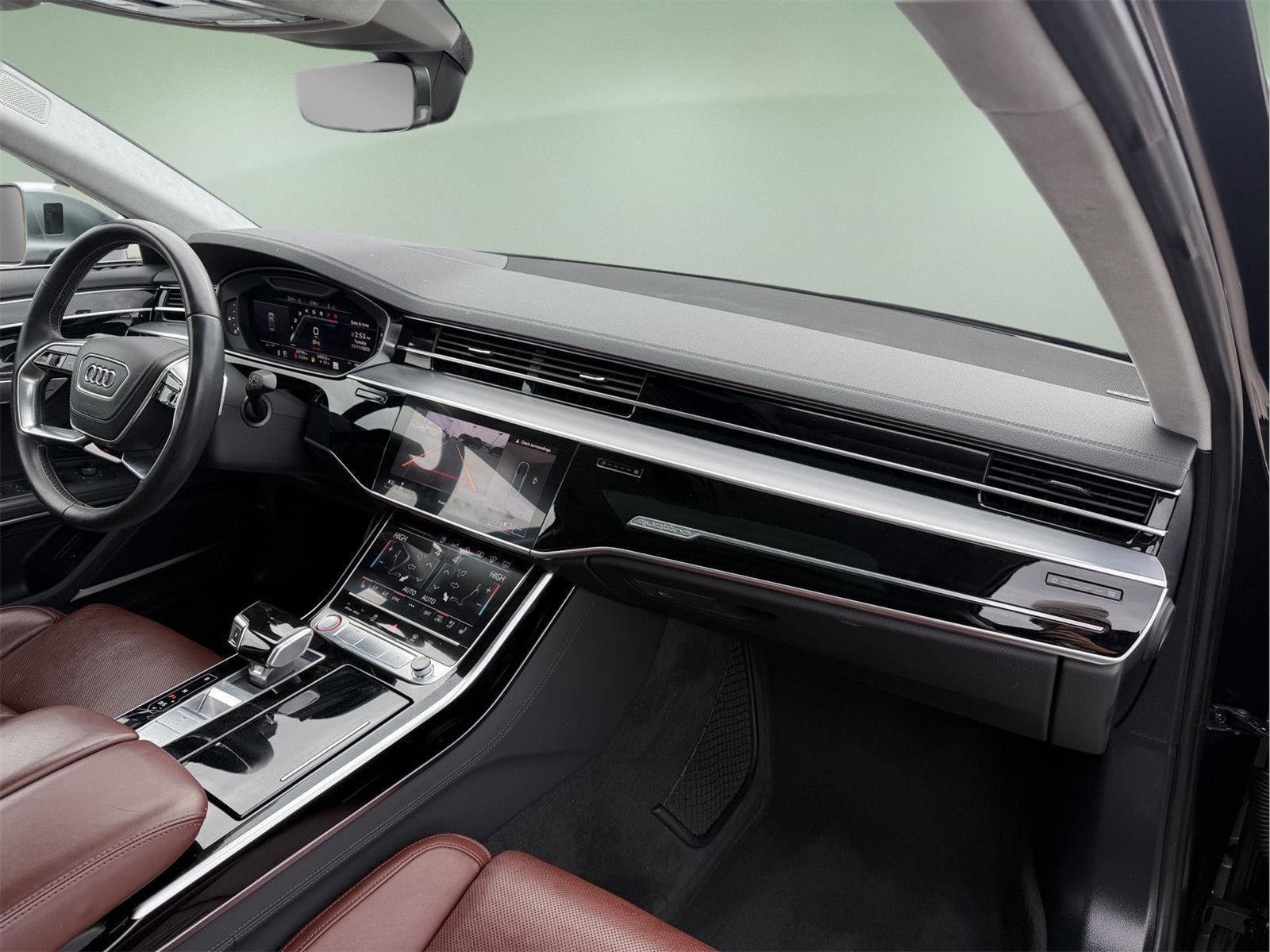 Used 2020 Audi S8 L w/ S8 Executive Package image 30