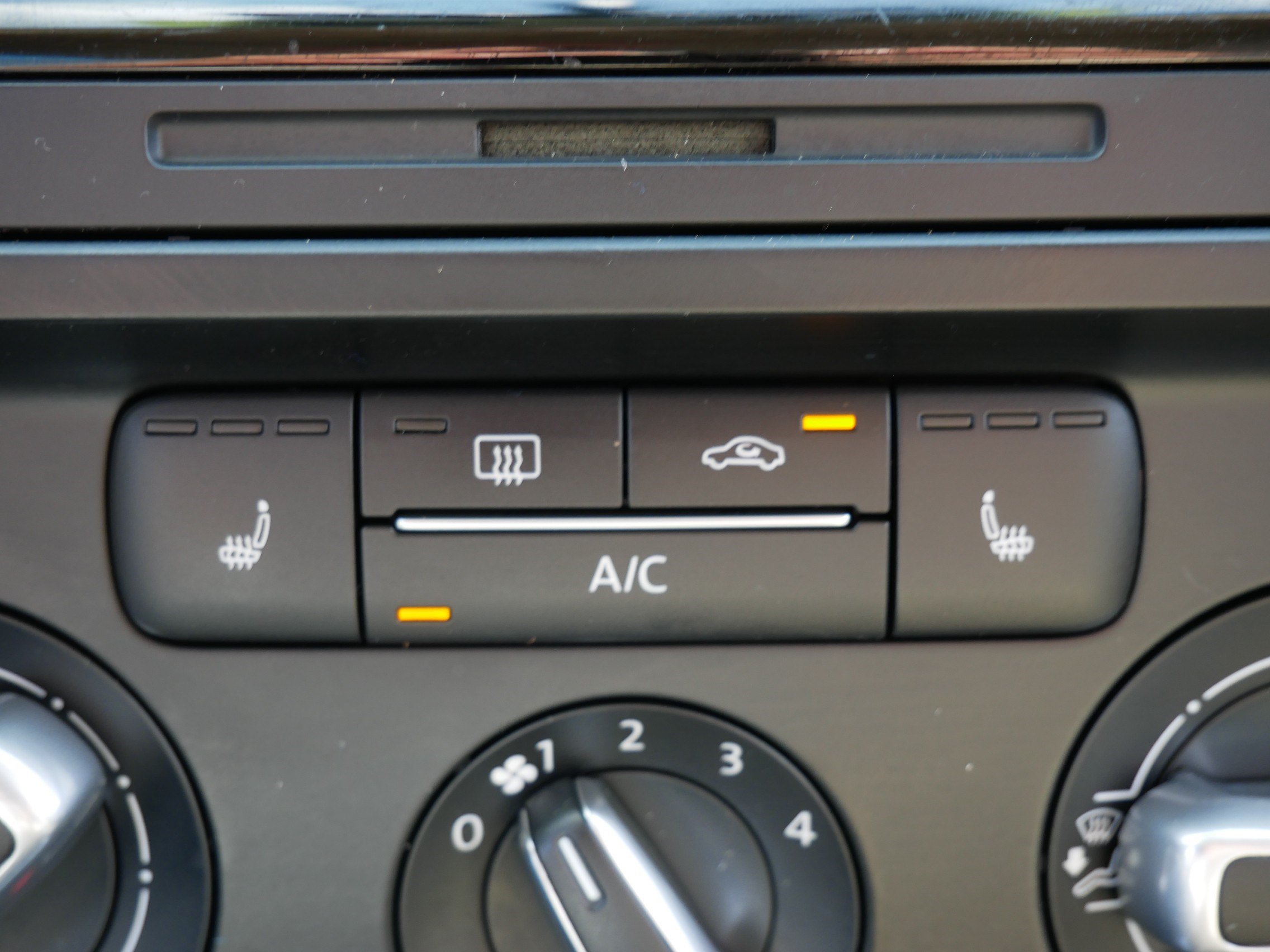 Used 2014 Volkswagen Jetta SE FWD image 29