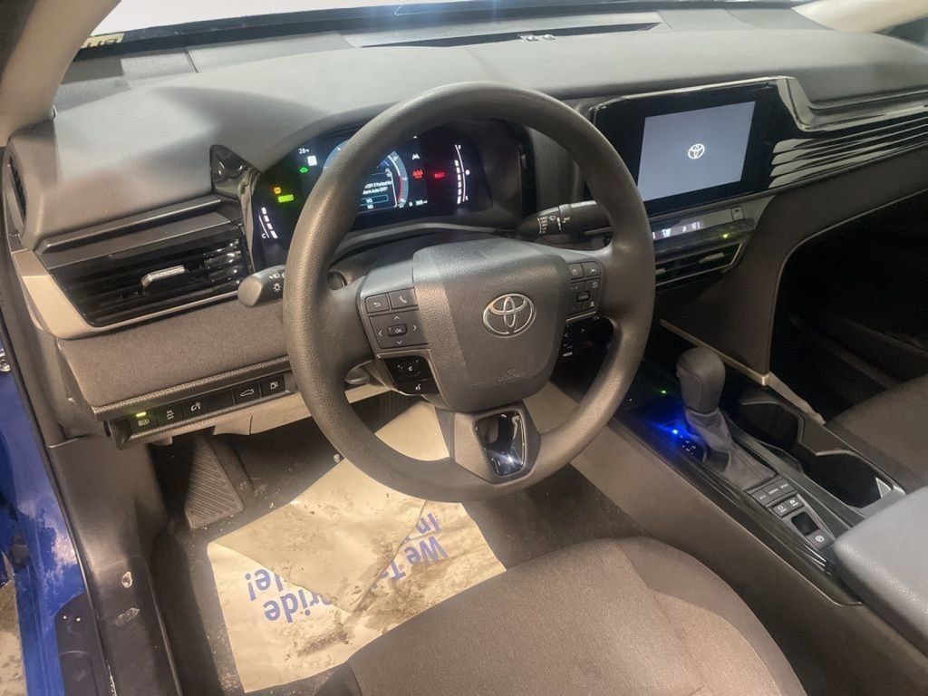 Used 2025 Toyota Camry LE image 17