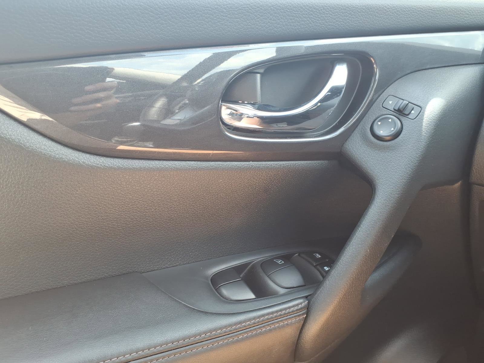 Used 2019 Nissan Rogue S w/ Special Edition Package AWD/4WD image 11