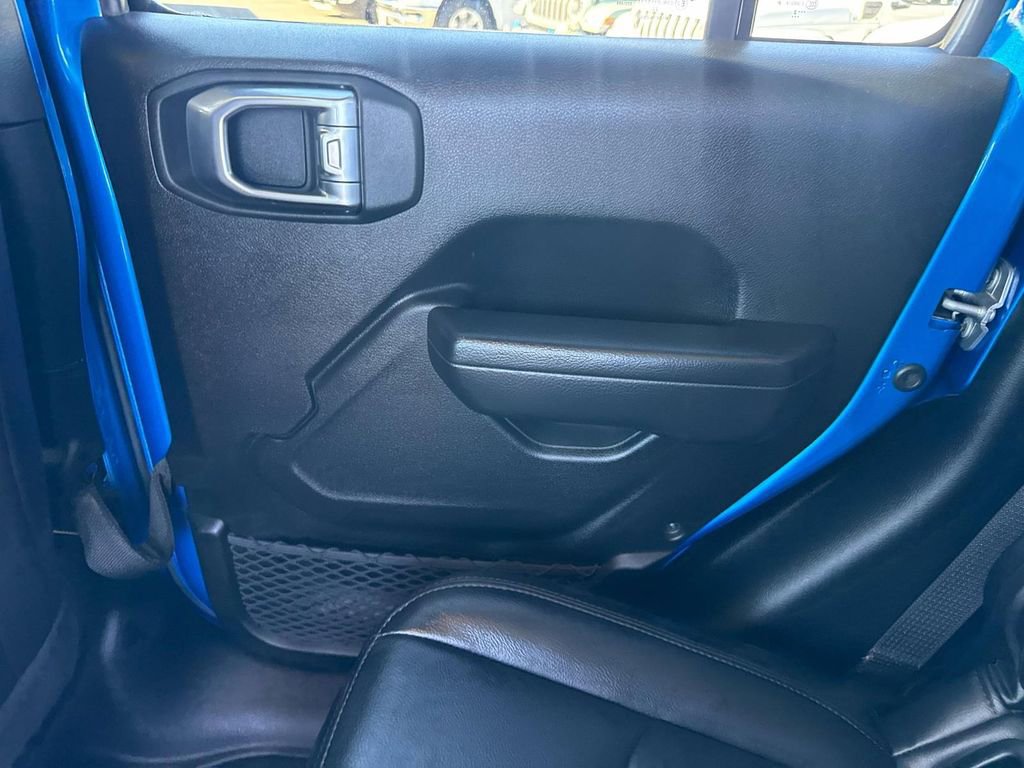 Used 2022 Jeep Gladiator Sport image 13