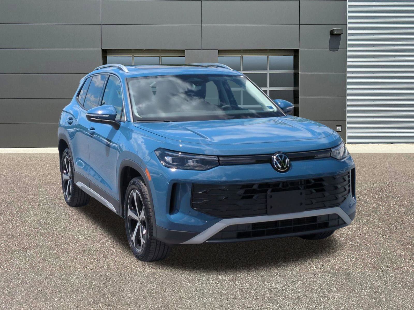 New 2026 Volkswagen Tiguan SE