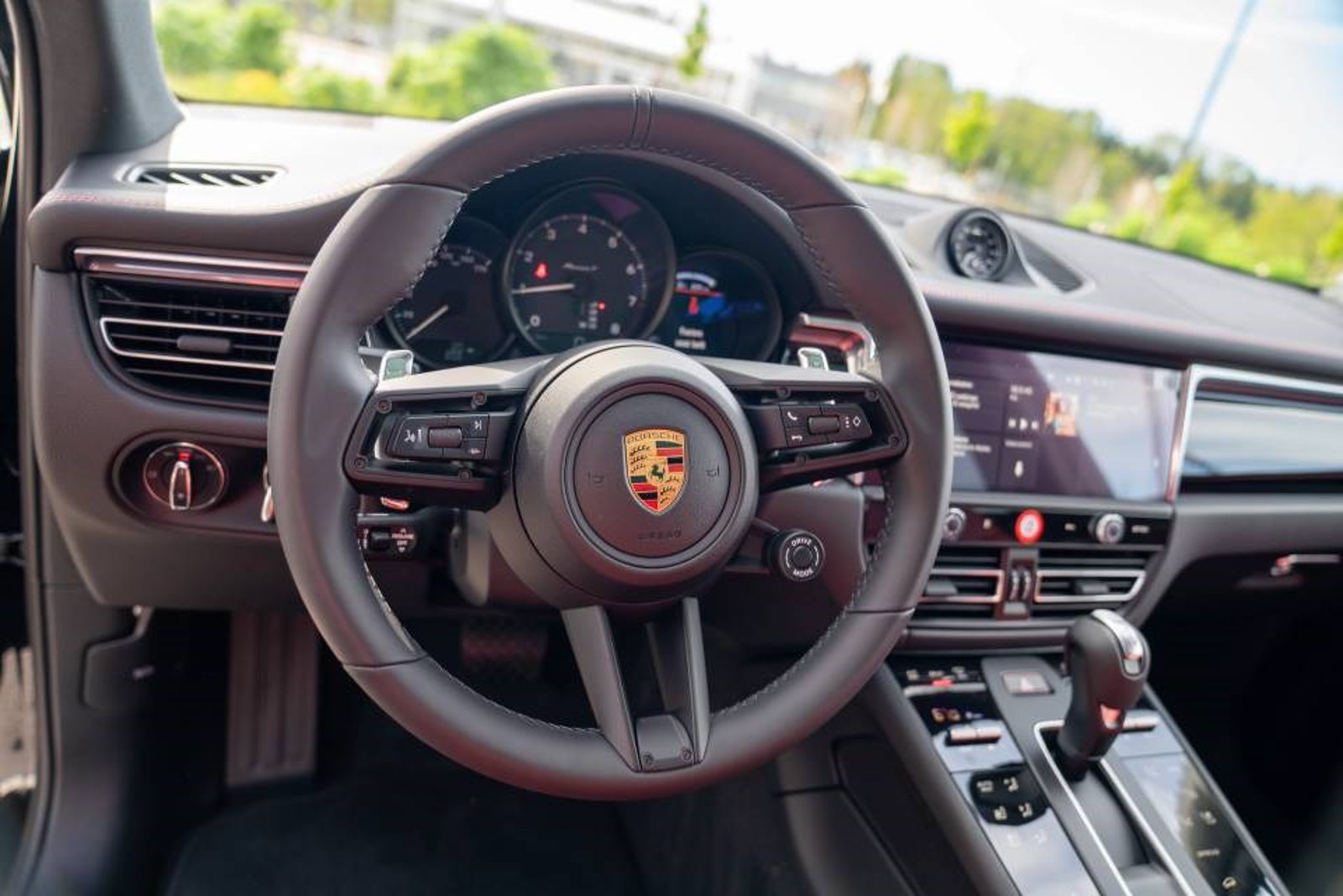 New 2026 Porsche Macan Turbo AWD/4WD image 15