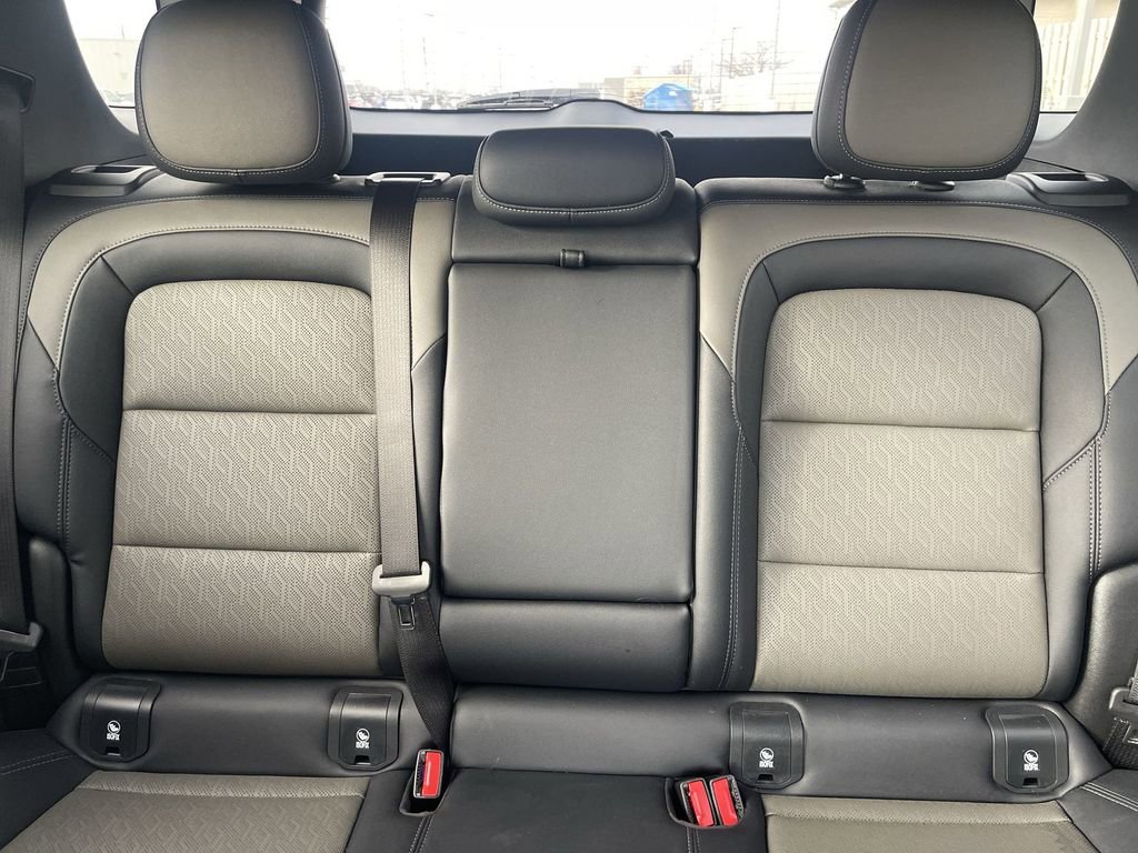 Used 2025 Chevrolet Equinox LT w/ Convenience Package II image 34