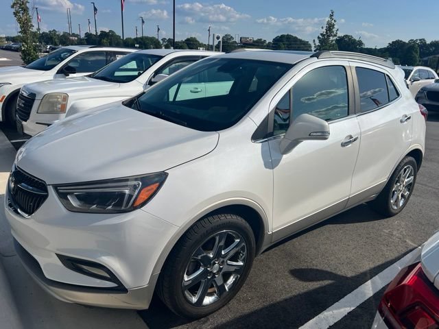 Used 2018 Buick Encore Essence w/ Experience Buick Package FWD image 2