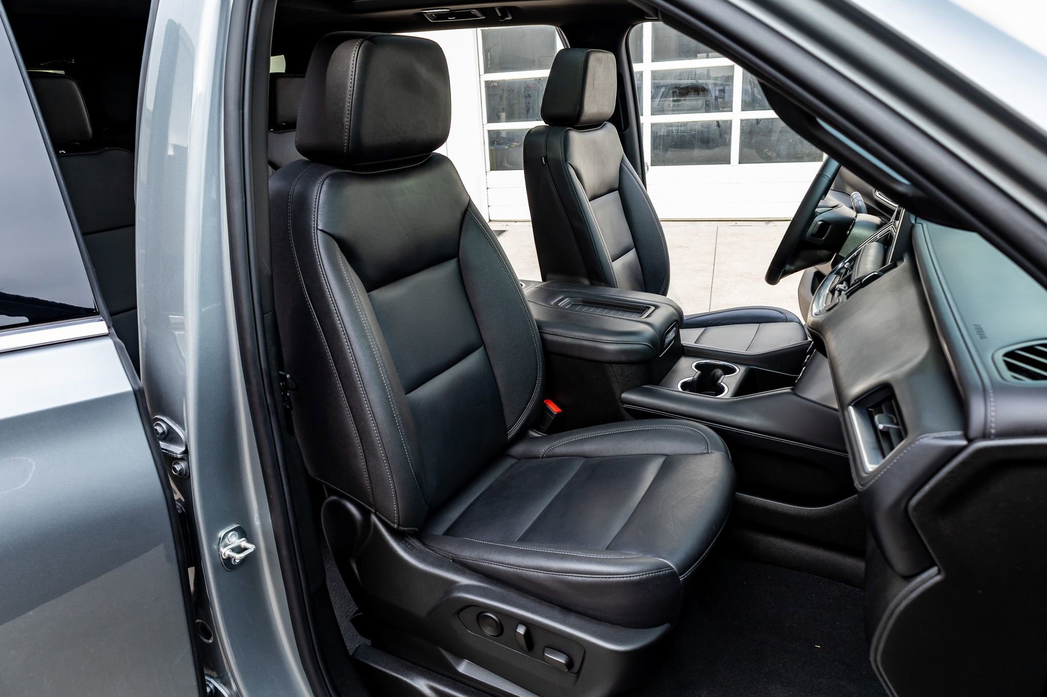 Used 2023 Chevrolet Tahoe LT w/ LT Signature Plus Package image 31