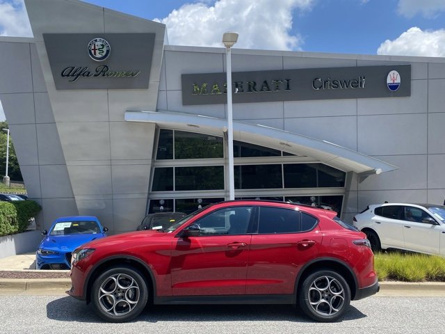 New 2025 Alfa Romeo Stelvio Sprint image 8