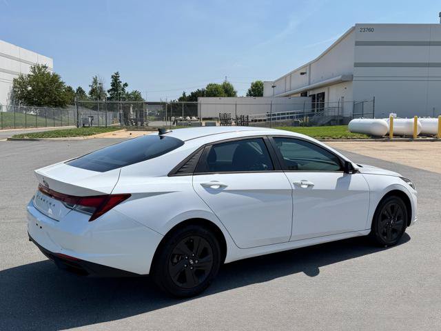 Used 2022 Hyundai Elantra SEL FWD image 4