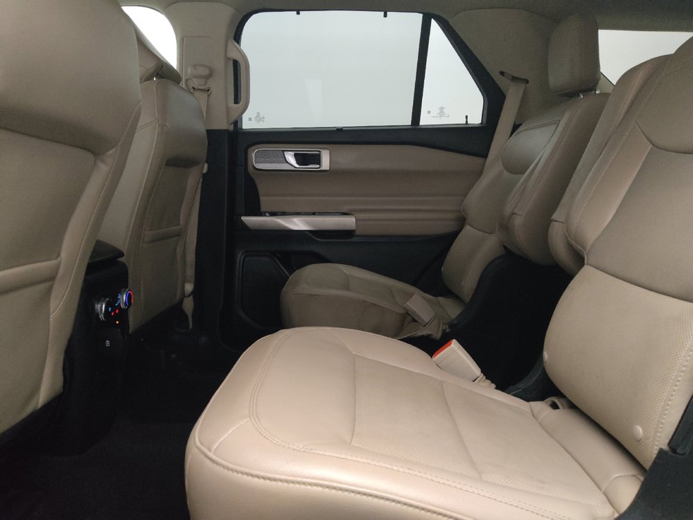 Used 2023 Ford Explorer Limited w/ Equipment Group 301A RWD image 18