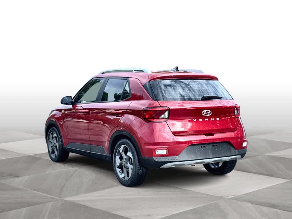 Used 2022 Hyundai Venue SEL FWD image 6