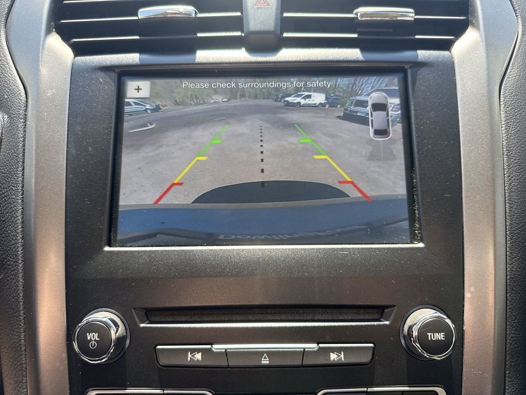 Used 2017 Ford Fusion SE w/ Fusion SE Technology Package FWD image 17